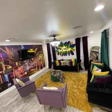 Holiday home Mardigras Modern 4bedrm Wi-fi Free Parking New Orleans