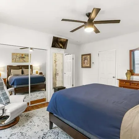 Lil Red Door Perfect 1bd In Bywater With Courtyard Apartment *