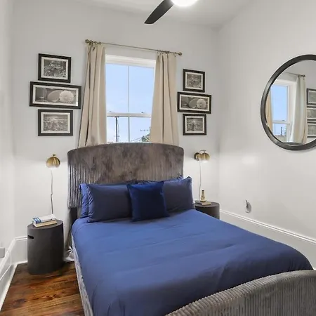 Luxury 4bd With Pool And Off Street Parking Holiday home