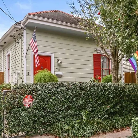 Lil Red Door Perfect 1bd In Bywater With Courtyard Apartment New Orleans