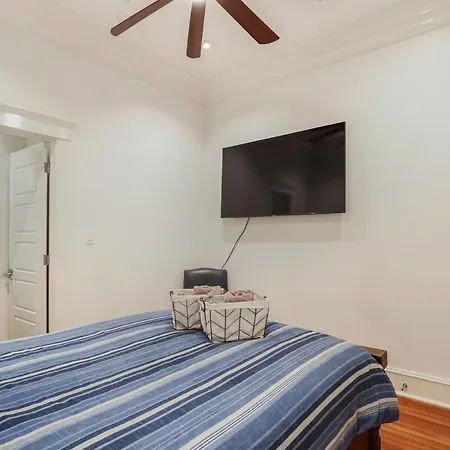 Luxury New Renovation Centrally Located Beauty *