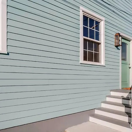 Adorable Treme Nook- Renovated Private Holiday home