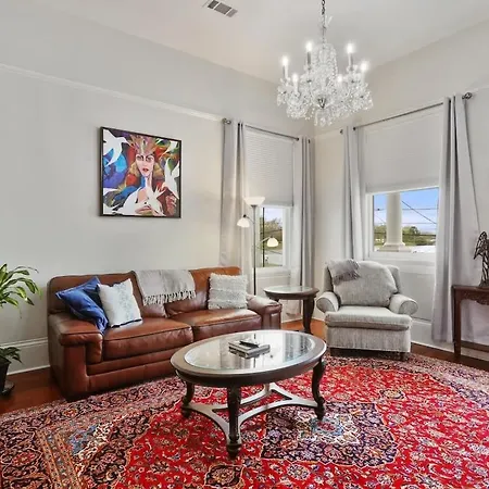 Holiday home Unbeatable 2bd Bayou Luxury Steps To Jazz Fest
