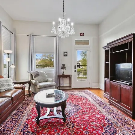 Holiday home Unbeatable 2bd Bayou Luxury Steps To Jazz Fest New Orleans
