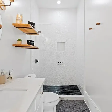Elegant 4bd With Pool And Off Street Parking * New Orleans