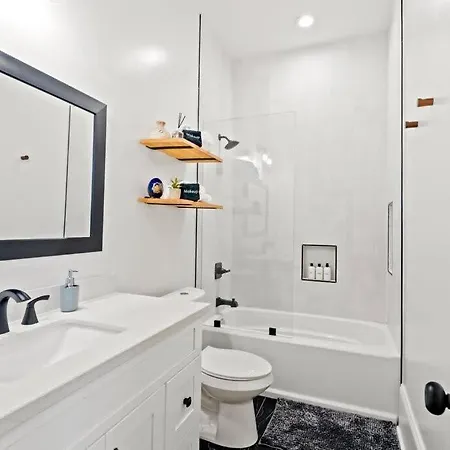 Elegant 4bd With Pool And Off Street Parking New Orleans