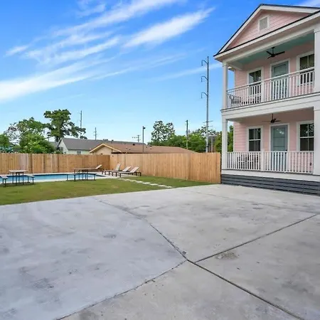 Elegant 4bd With Pool And Off Street Parking Apartment New Orleans
