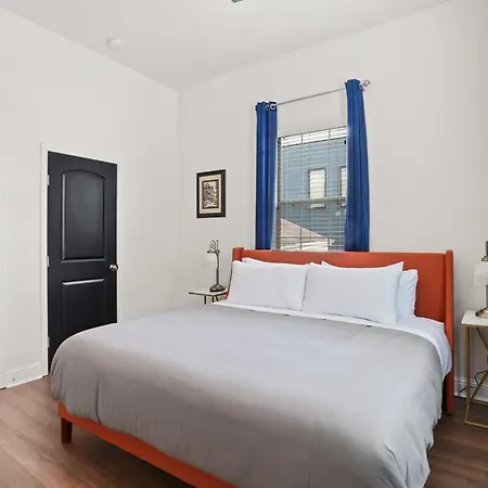Holiday home Garden District 3bd 2ba Parking Stylish & Unique