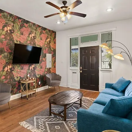 Garden District 3bd 2ba Parking Stylish & Unique Holiday home *