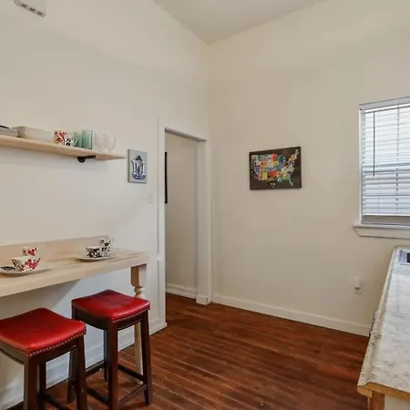 Cute Quiet Mid-city - Location * New Orleans