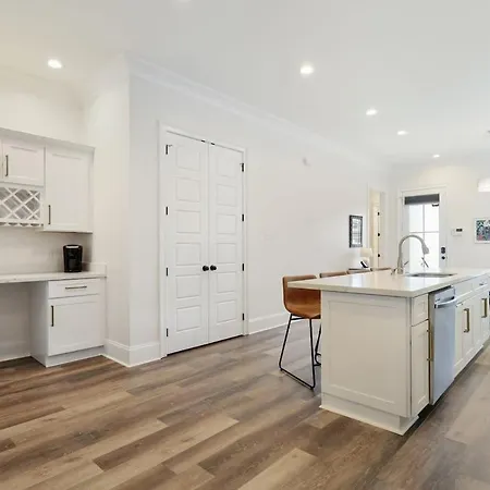 Stunning Luxury 2 Blocks From Streetcar New Orleans