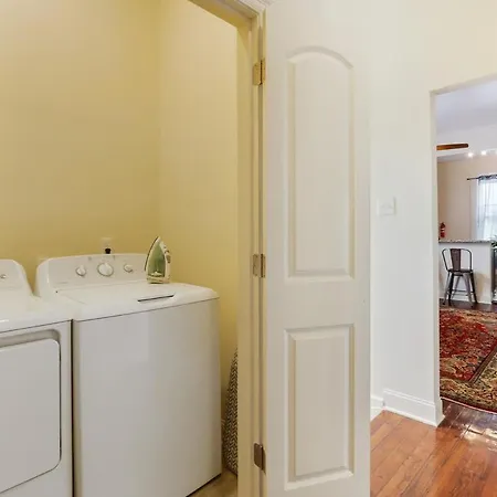 3 Bb Urban Oasis W Private Parking &amazing Patio Holiday home