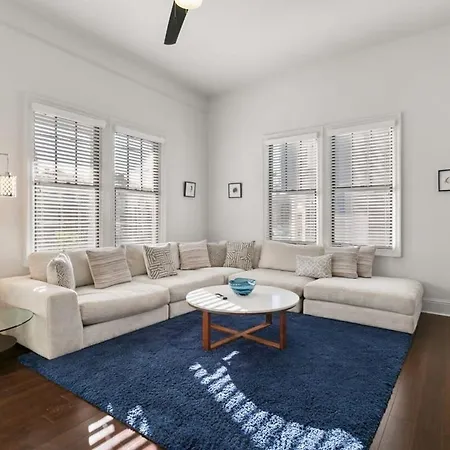 Modern Pristine Stunning 2bd Garden District *