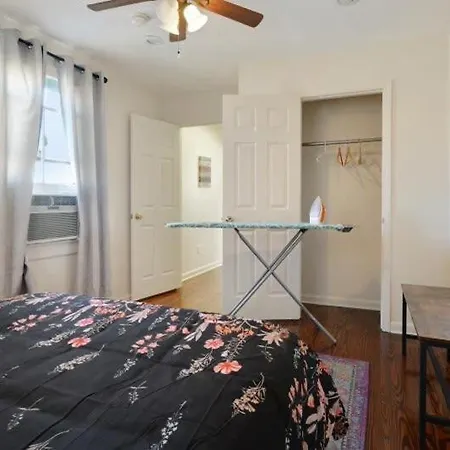 Fabulous Franklin 2bd Steps From St Claude Ave Holiday home *