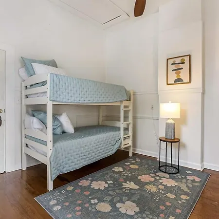 Apartment 5bed Streetcar Retreat W Outdoor Entertaining New Orleans