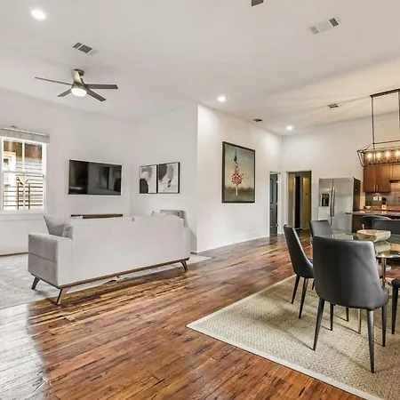 5bed Streetcar Retreat W Outdoor Entertaining Apartment New Orleans