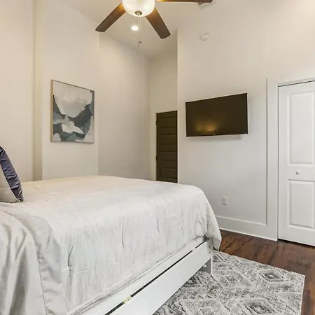 5bed Streetcar Retreat W Outdoor Entertaining *