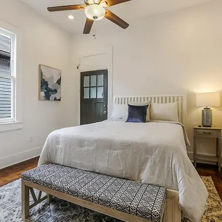 5bed Streetcar Retreat W Outdoor Entertaining