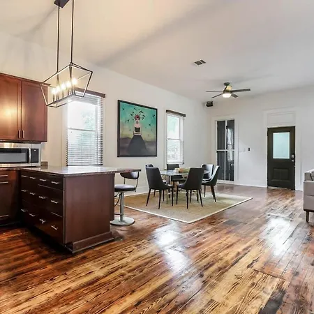 5bed Streetcar Retreat W Outdoor Entertaining *