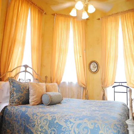 Bed & Breakfast Hh Whitney House - A On The Historic Esplanade 4*