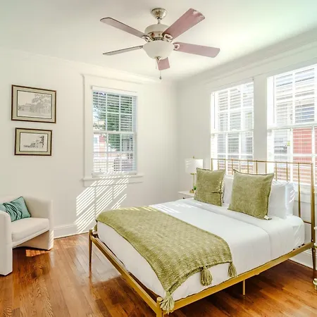 Chic & - Renovated Gem With Gated Parking