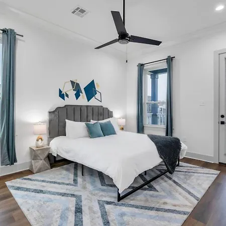 Holiday home Fire Pit & King Beds Near French Quarter