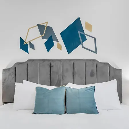 Fire Pit & King Beds Near French Quarter *