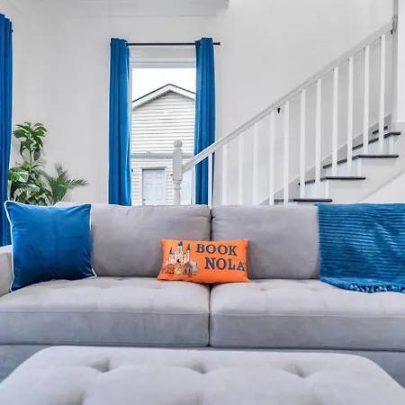Fire Pit & King Beds Near French Quarter *