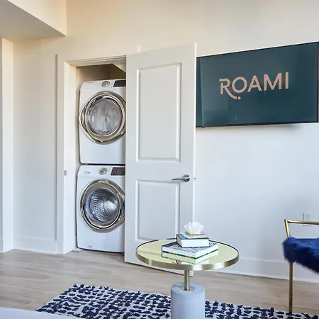 Roami At The Esplanade Apartment
