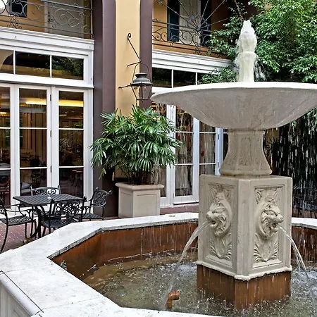 Mazarin Hotel