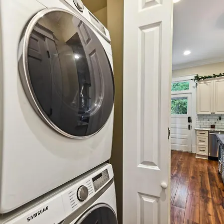 Stunning Uptown 3 Bedroom 3 Bathroom * New Orleans