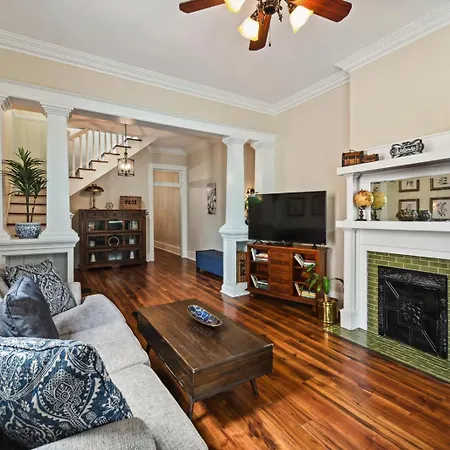 Stunning Uptown 3 Bedroom 3 Bathroom * New Orleans