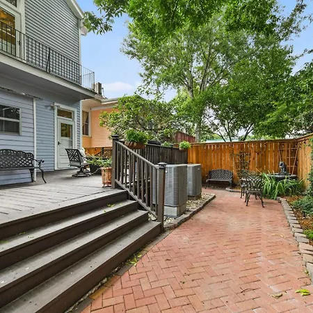 Stunning Uptown 3 Bedroom 3 Bathroom