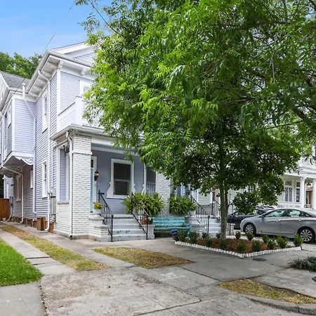 Stunning Uptown 3 Bedroom 3 Bathroom * New Orleans