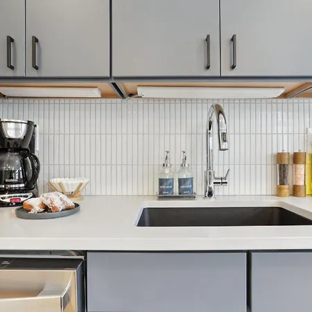 Apartment Roami At 714 Canal