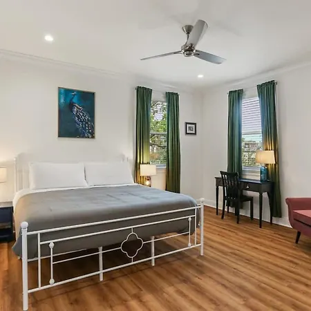 Luxury New 3bd With Parking And Private Yard Holiday home New Orleans