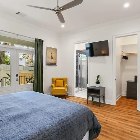 Luxury New 3bd With Parking And Private Yard Holiday home *
