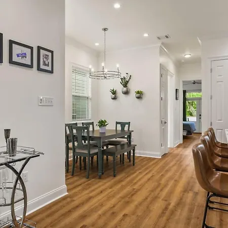 Luxury New 3bd With Parking And Private Yard