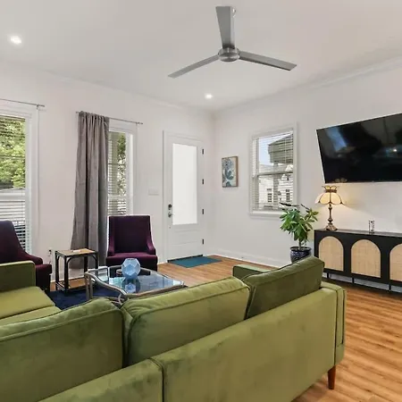 Holiday home Luxury New 3bd With Parking And Private Yard New Orleans