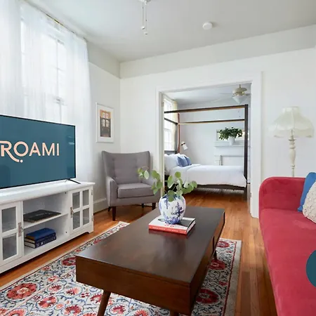 Roami At The Mandeville Apartment