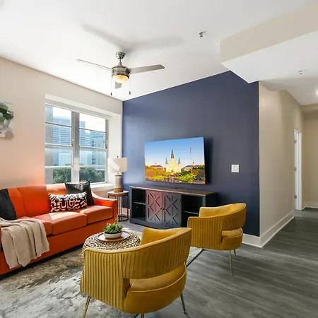 Nola Charm - Luxury 4-bed Retreat Steps From French Quarter *