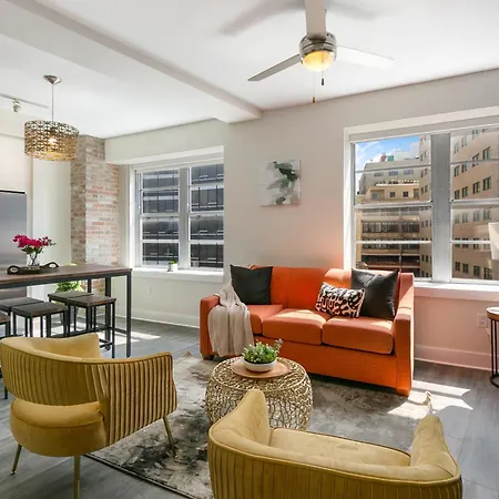 Nola Charm - Luxury 4-bed Retreat Steps From French Quarter Apartment *