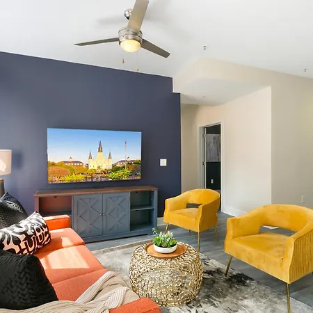 Nola Charm - Luxury 4-bed Retreat Steps From French Quarter *