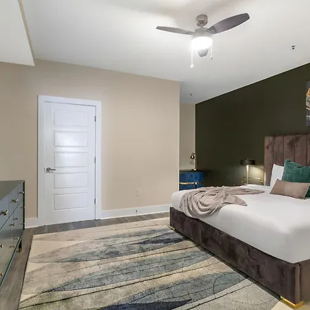Apartment Nola Charm - Luxury 4-bed Retreat Steps From French Quarter