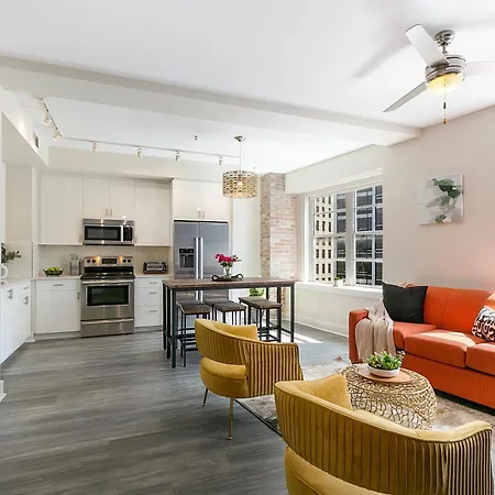 Apartment Nola Charm - Luxury 4-bed Retreat Steps From French Quarter New Orleans