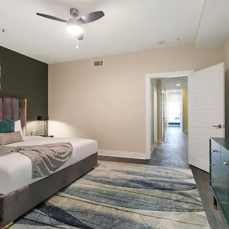 Nola Charm - Luxury 4-bed Retreat Steps From French Quarter Apartment *