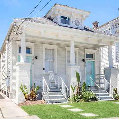 Private 2br In Uptown By Hosteeva * New Orleans