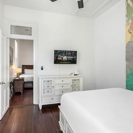 Private 2br In Uptown By Hosteeva *