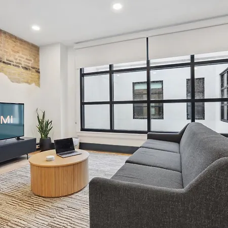 Roami At 714 Canal Apartment
