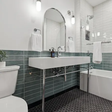 Apartment Roami At 714 Canal